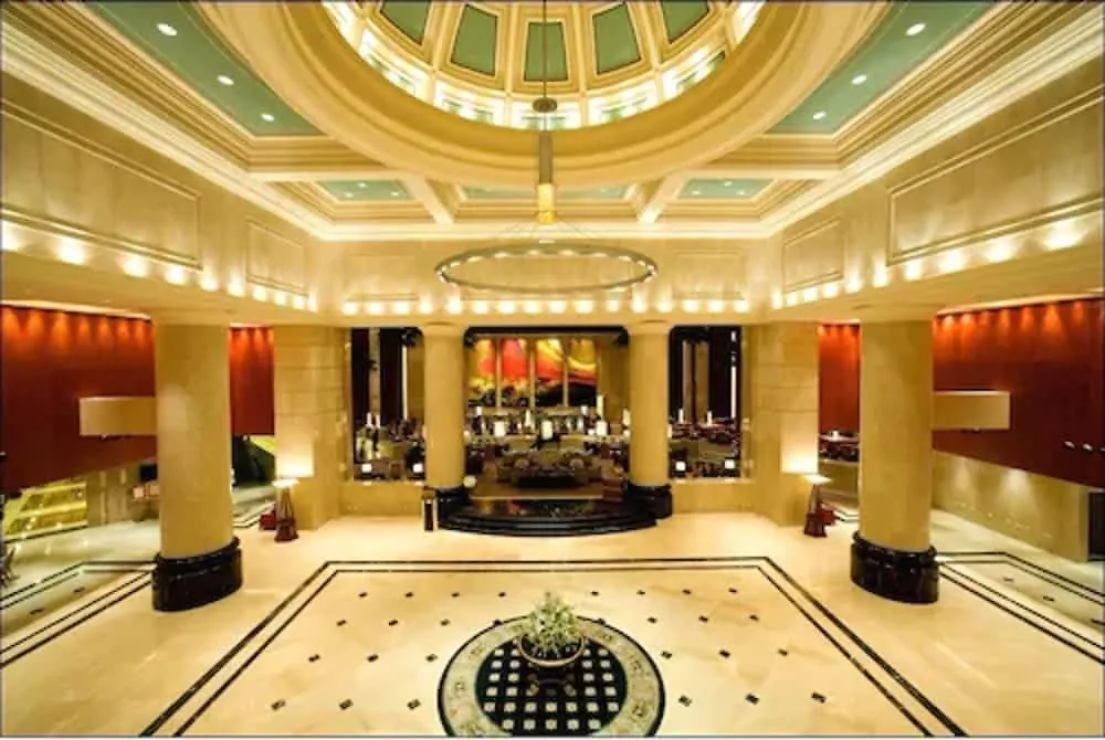 Shanghai Everbright International Hotel 4*,