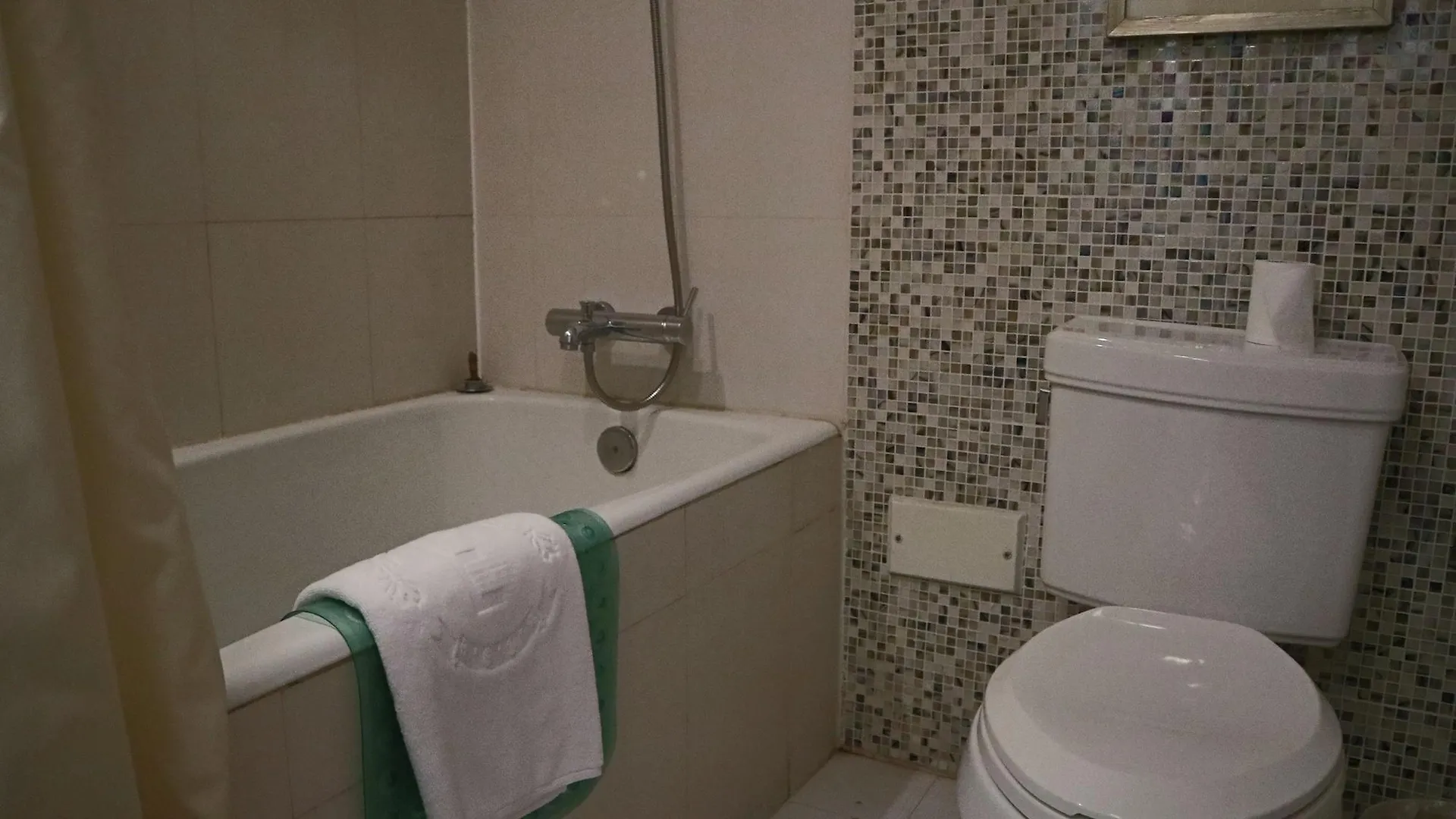 Shanghai Everbright International Hotel