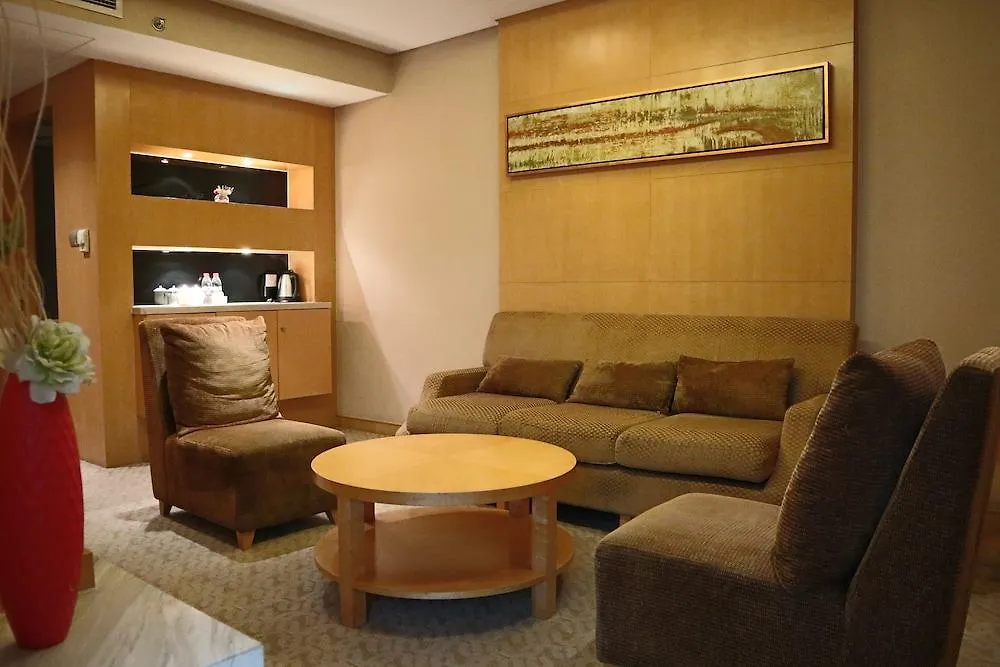 Shanghai Everbright International Hotel 4*,